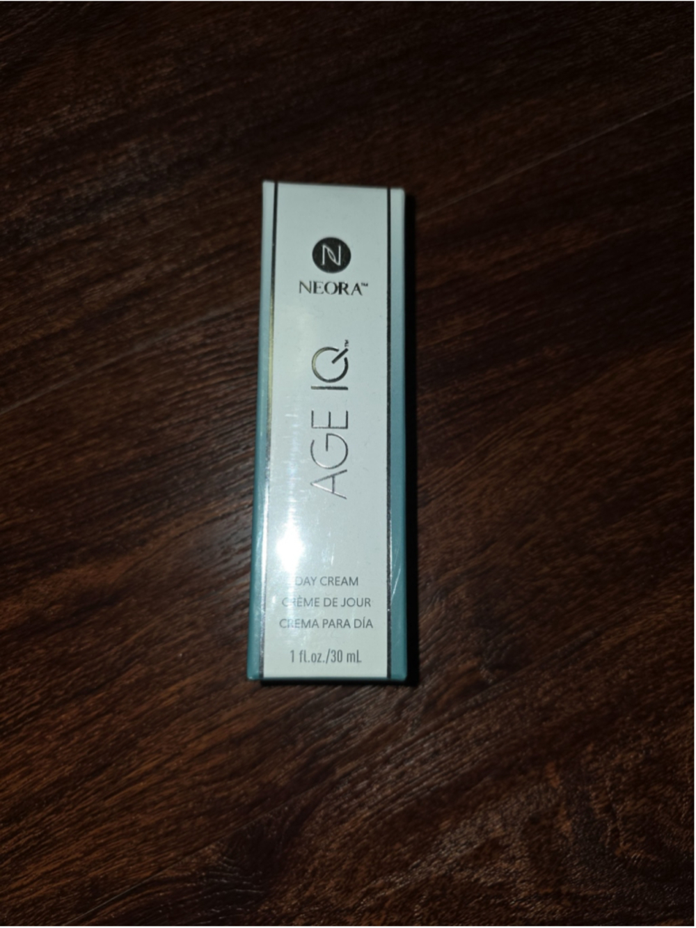 Neora Age IQ Day Cream NEW SEALED exp 3/28